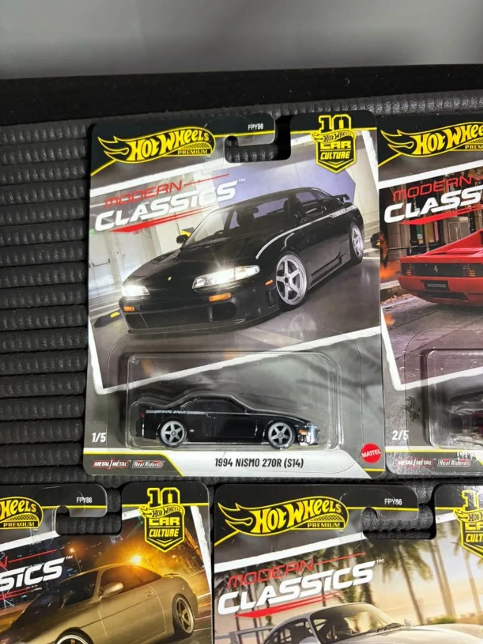 Set hot wheels Premium Modern Classics - Ferrari - Foto 2