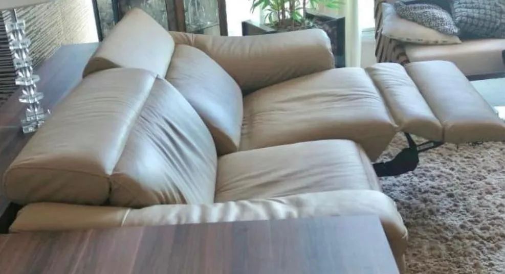 Sofá elétrico natuzzi em couro  - Foto 2