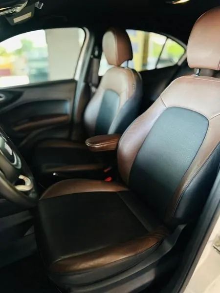 Fiat Cronos Precision 1.3 16V Flex Aut. 2023 - Foto 3