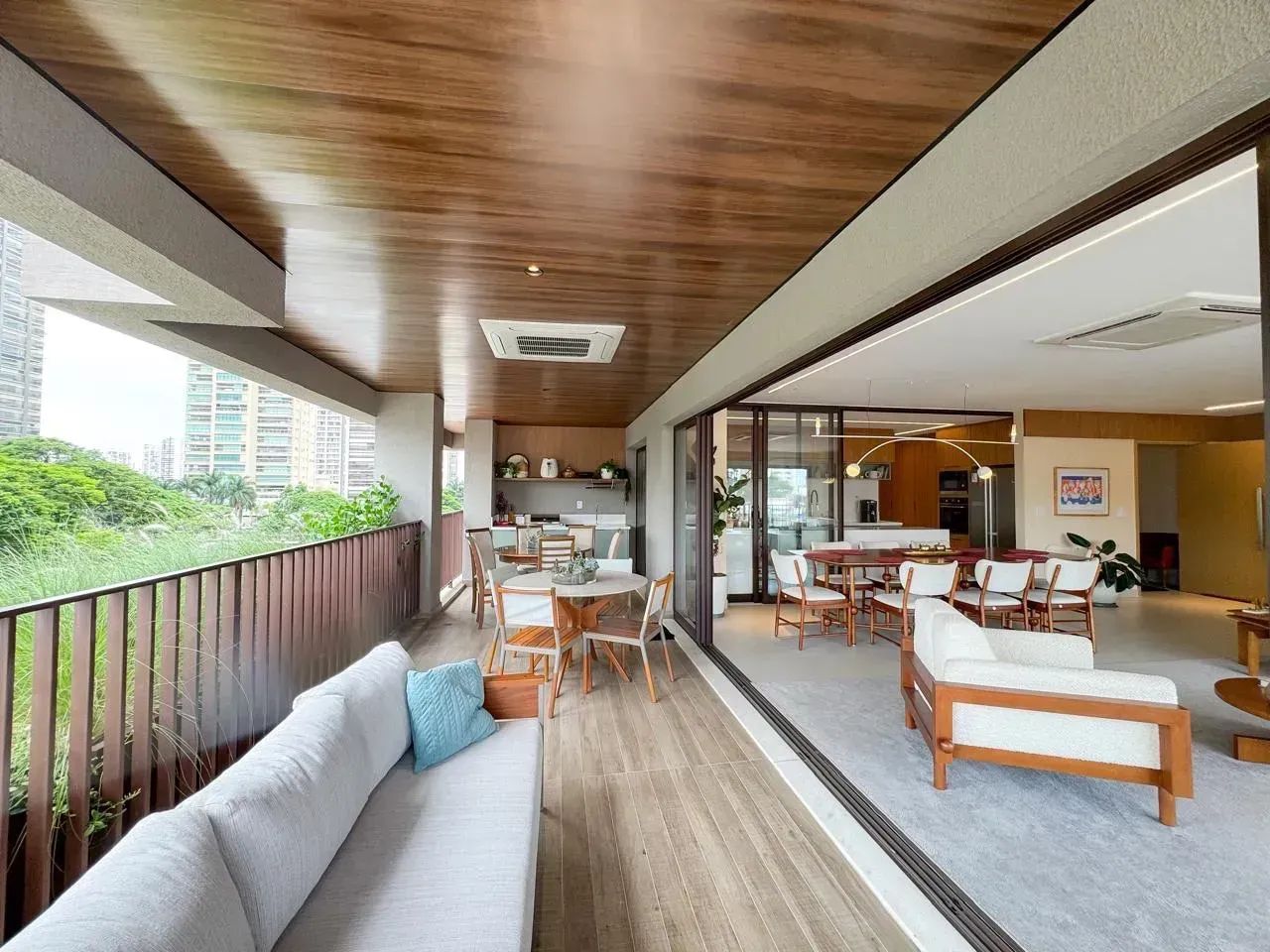 OPORTUNIDADE DECK 23 MOBILIADO 245M2 COM 04 SUÍTES PRAÇA T-23 ST BUENO