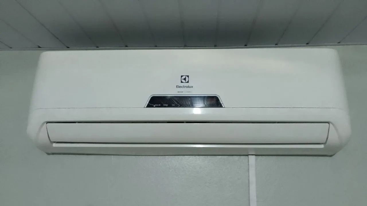 Split Electrolux 12mil btus