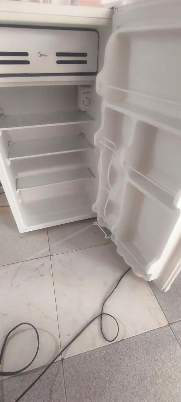 Frigobar Midea 93L - Foto 2