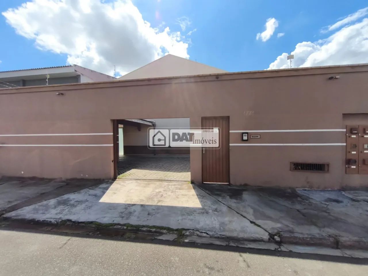 Apartamento (3 dormitorios sendo 1 suite)