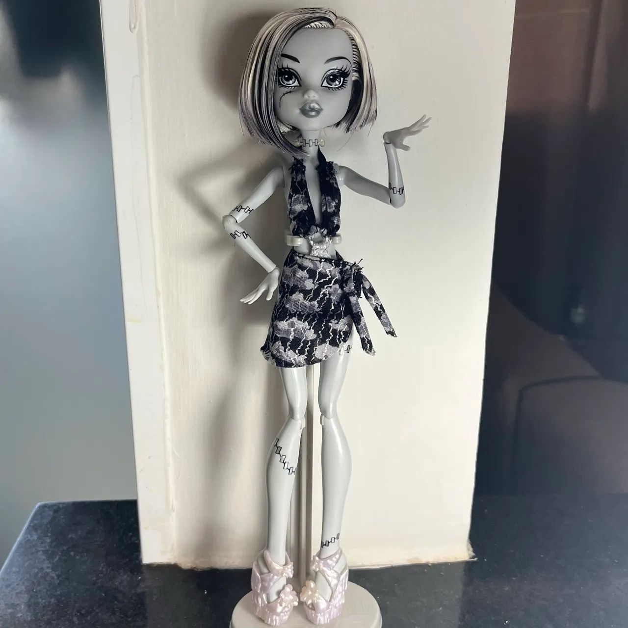 Frankie Skull Shores + Sapato Abbey Scaris | Monster High Boneca