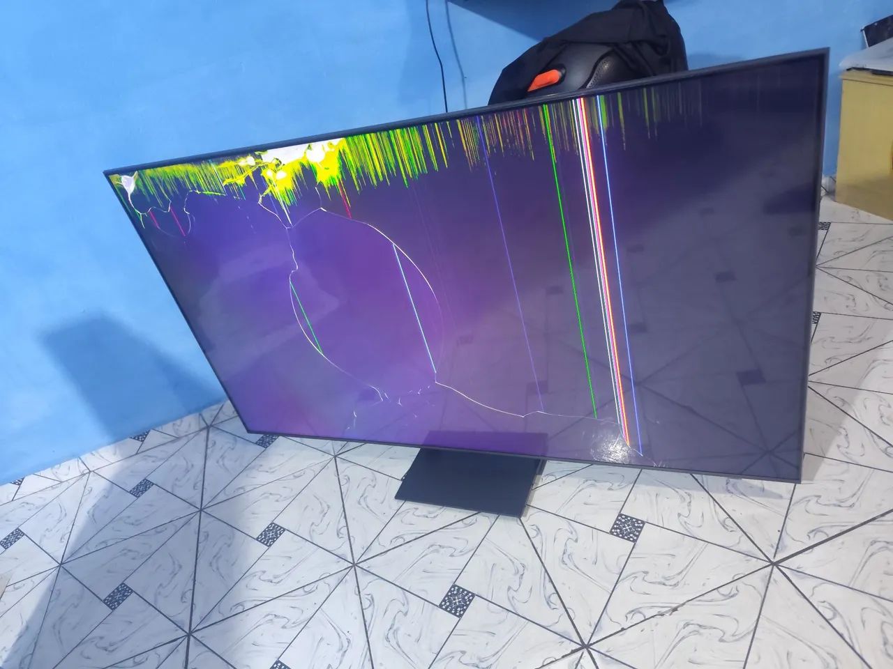 Tv Samsung 65 tela quebrada  - Foto 2