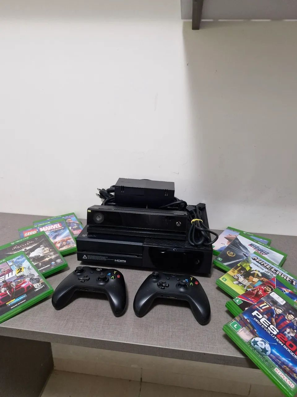 Xbox One + 2 Controles + 9 Jogos 