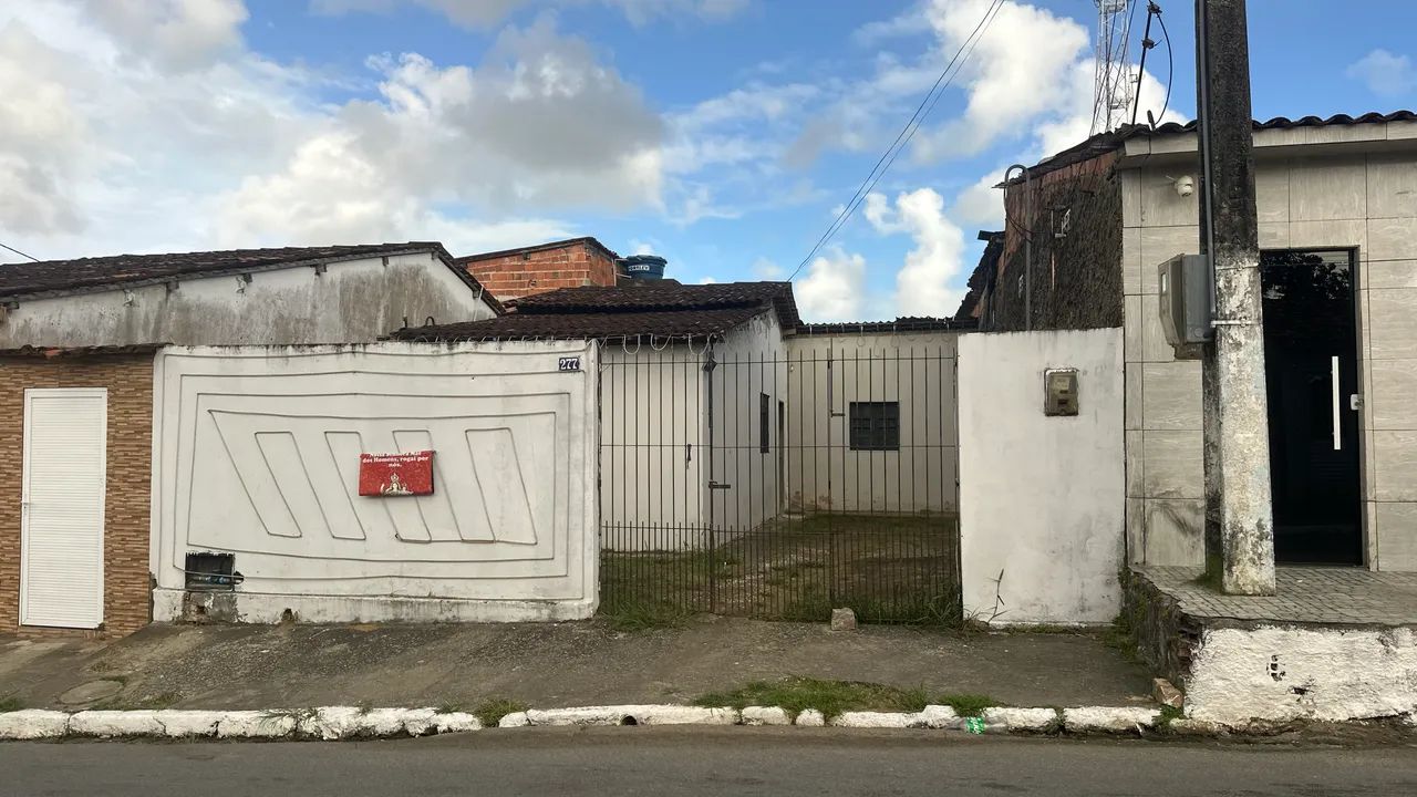 Casa em Coqueiro Seco