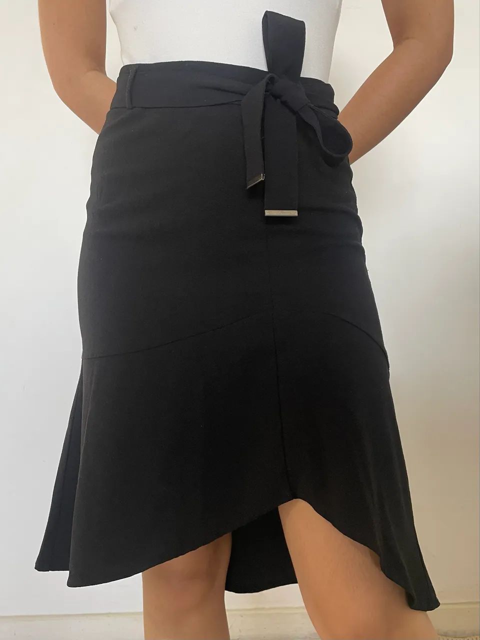 Saia Midi Preta Fenda 38