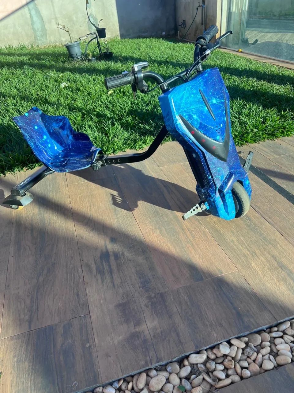Carrinho de rolimã elétrico 