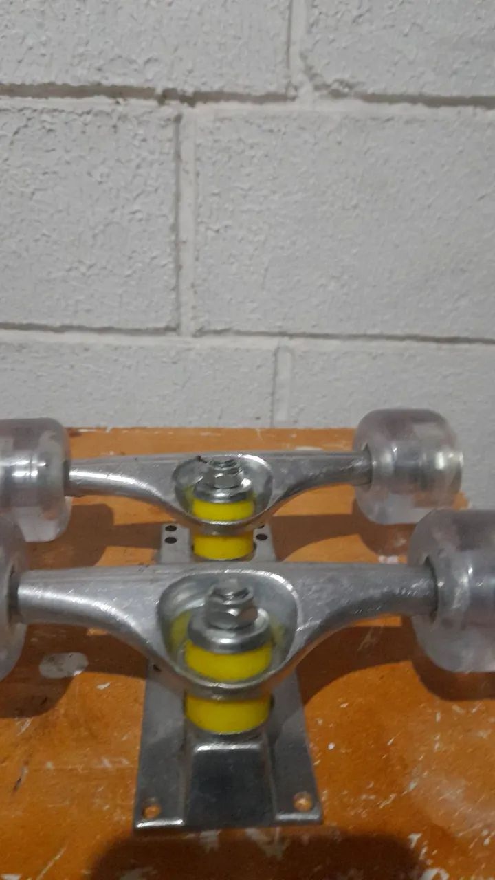 Caminhão alumínio novo para skate