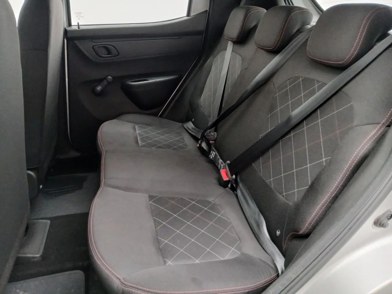Renault Kwid 1.0 Zen, foto 16 de 17