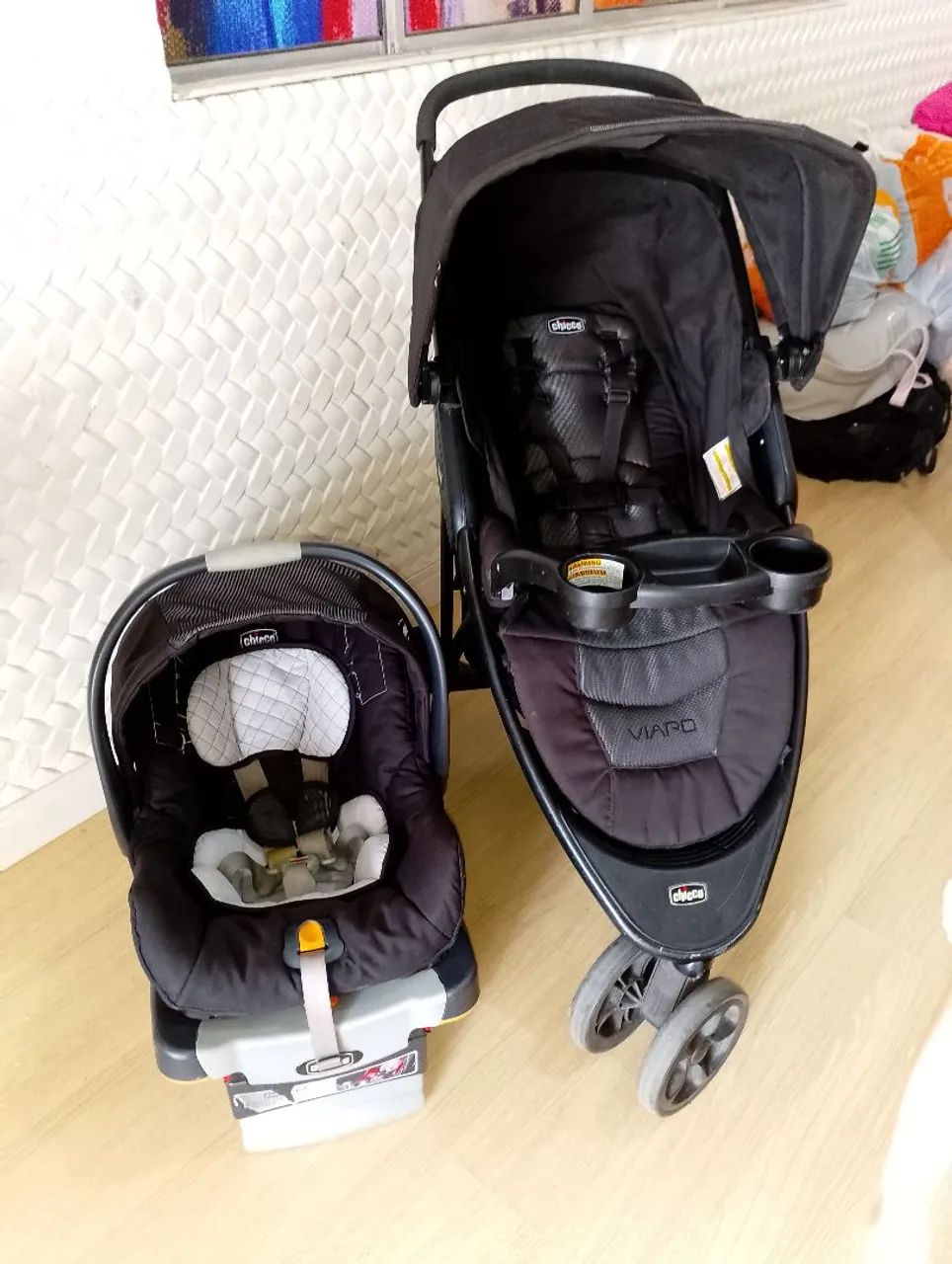 Carrinho com bebe conforto Chicco Viaro  - Foto 3