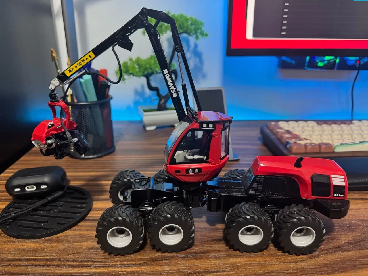 Miniatura Komatsu Harvester 931XC 1/32