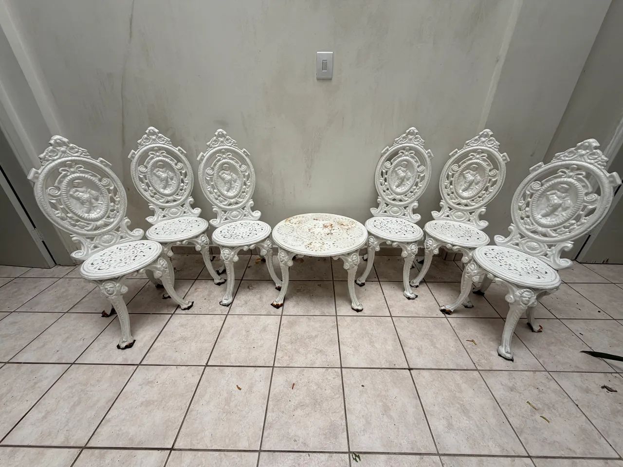 Conjunto Fundido Jardim com mesa e 6 cadeiras de ferro  - Foto 4