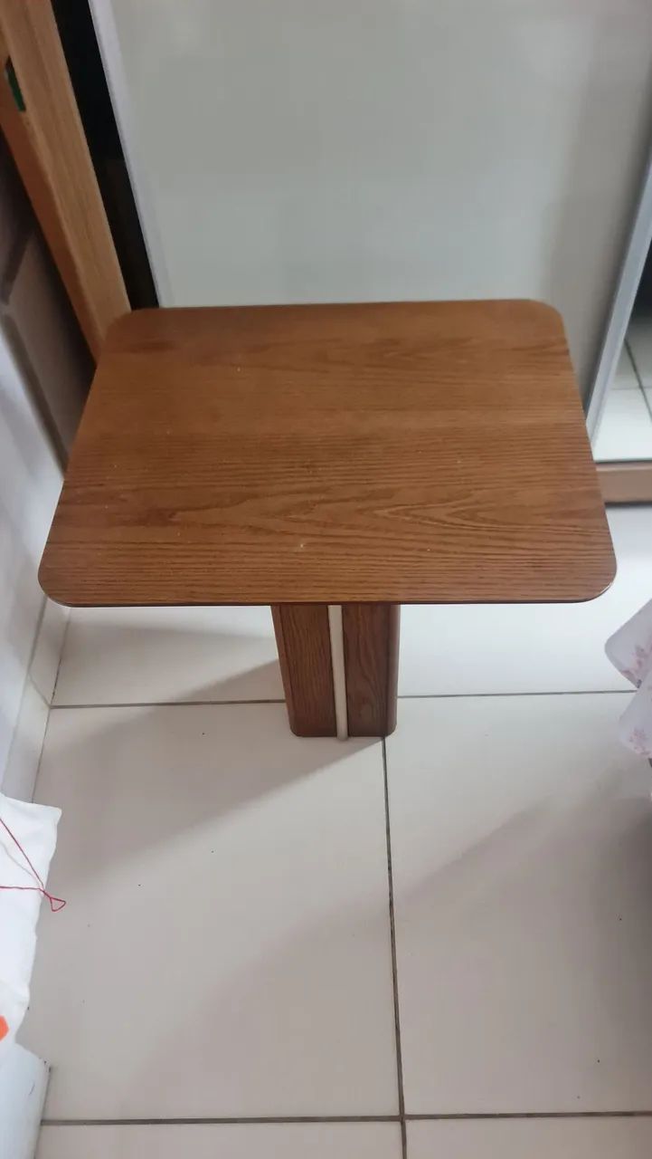 VENDO LINDA MESA QUADRADA DA LARSHOPPING NOVA  - Foto 3