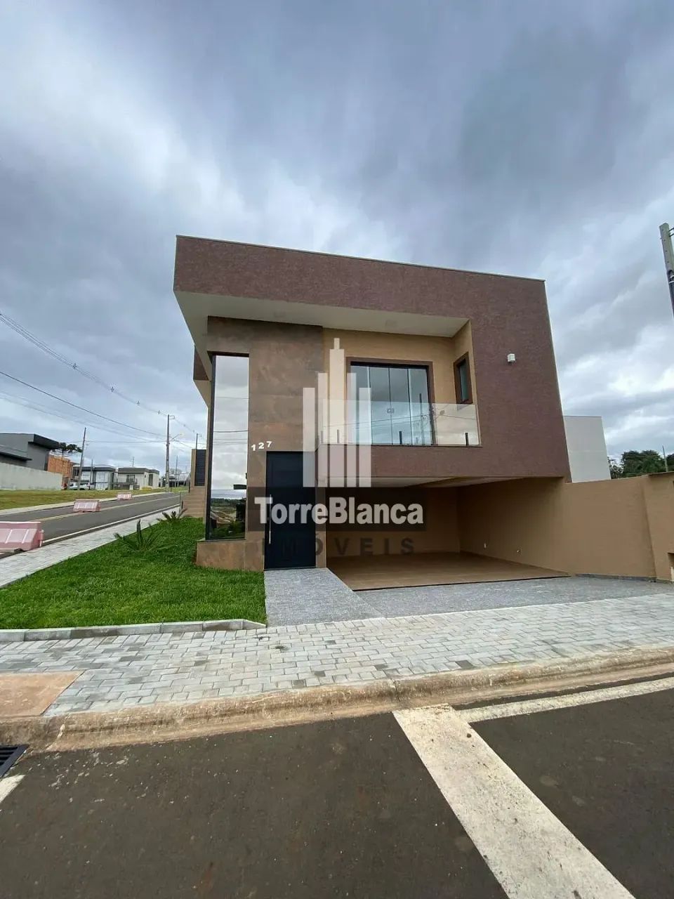 Sobrado com 3 dormitórios à venda
