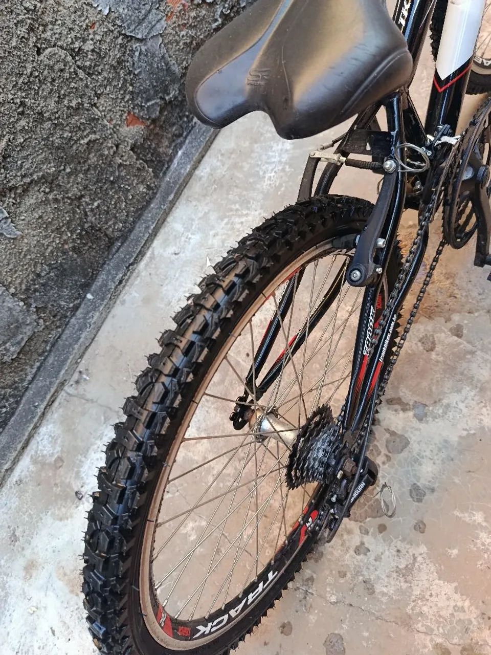 Vendo Bicicleta Track&Bikes Aro 24  - Foto 3