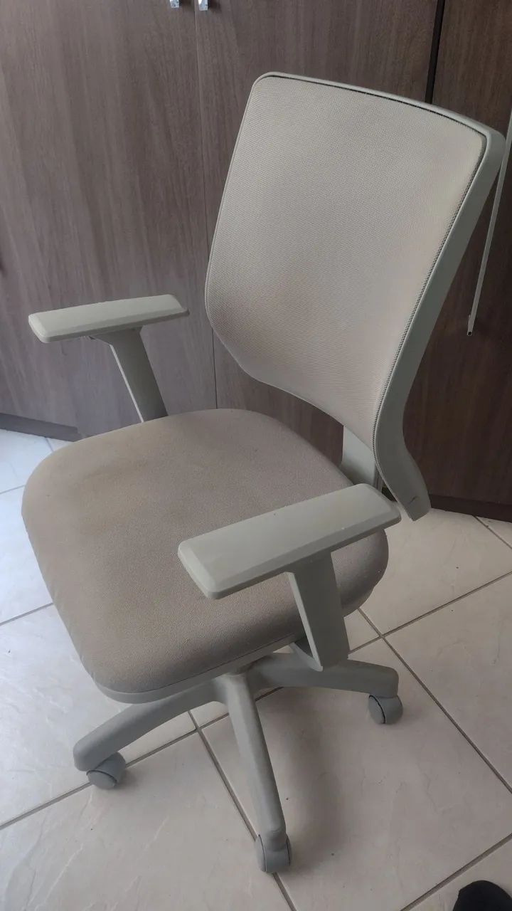 Cadeira Ergonômica c/ regulagens - Foto 4
