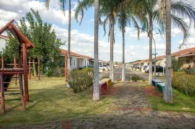 Casa em condomínio, Jd Gardenia, 2/4, 2 garagens, aceita carros na troca - Foto 8