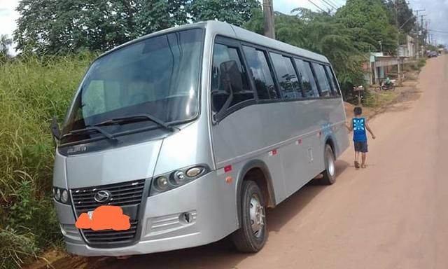 Vendo micro-ônibus