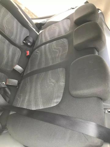 Fiat Punto 1.4 Elx Flex - 2010 - Foto 6