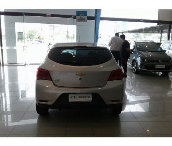 CHEVROLET ONIX LTZ 1.4 8V MT6 ECO FLEX Prata 2017/2018 - Foto 10