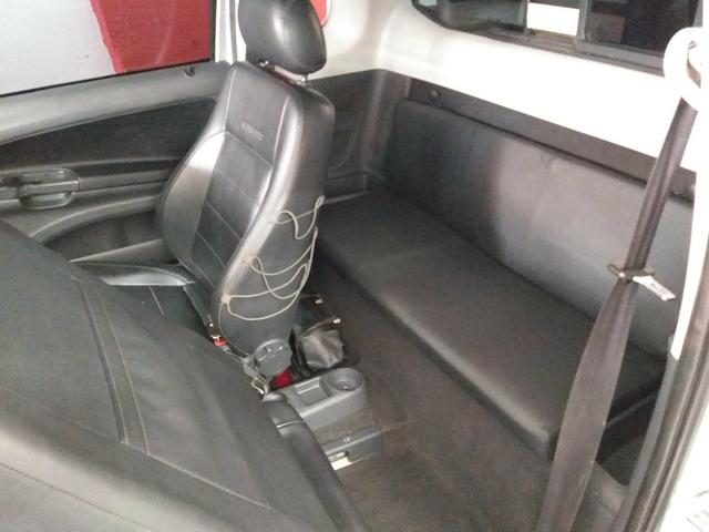 Vw Saveiro Cross Gnv troco carro ou moto maior ou menor valor e financi - Foto 17
