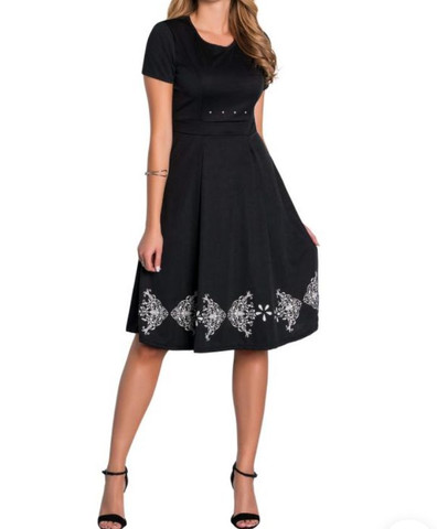 vestido preto com perolas