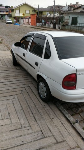 VENDO CORSA SEDAN CLÁSSIC