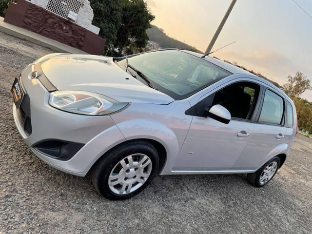 FIESTA HATCH 1.0 COMPLETO