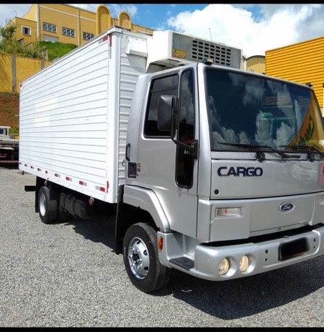 CAMINHÃO FORD CARGO 815. ANO 2001/02. PARCELO