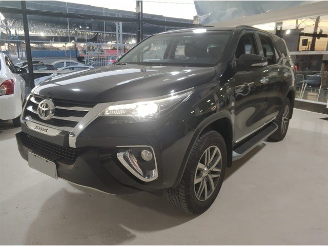 HILUX SW4 2.8 4X4 DIESEL 2017