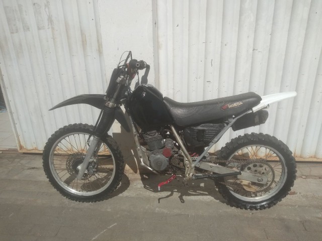 XR 200 DE TRILHA