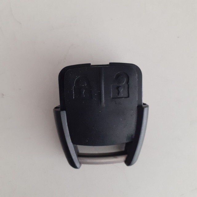 Carcaça  para  controle: GM nova. R$ 60,00.