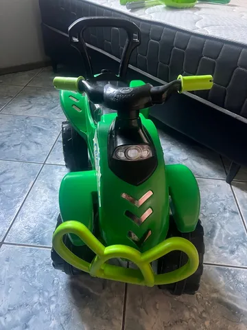 Brecho Infantil Era meu agora é teu - Quadriciclo Infantil Calesita Cross  Turbo Com Empurrador Verde 💙💙 . . ➡️ Apartir de 1 ano ➡️Até 30kg Estamos  Abertos até às 18h30 Fazemos