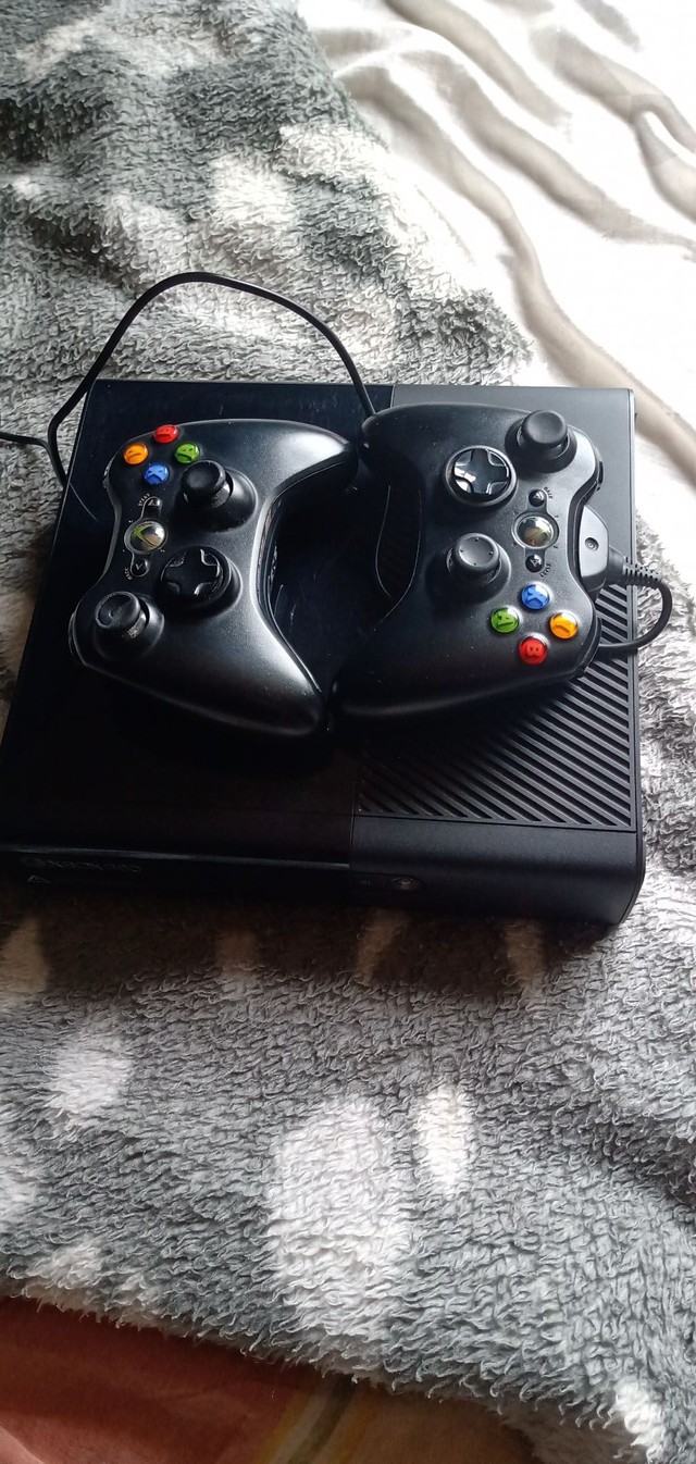 Xbox 360 + Jogos Originais 