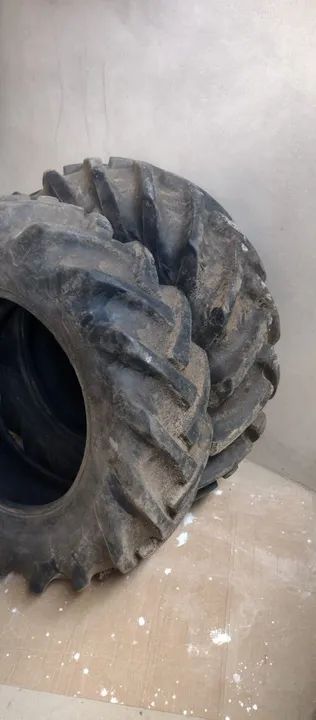 Pneu de Trator  pouco Usado