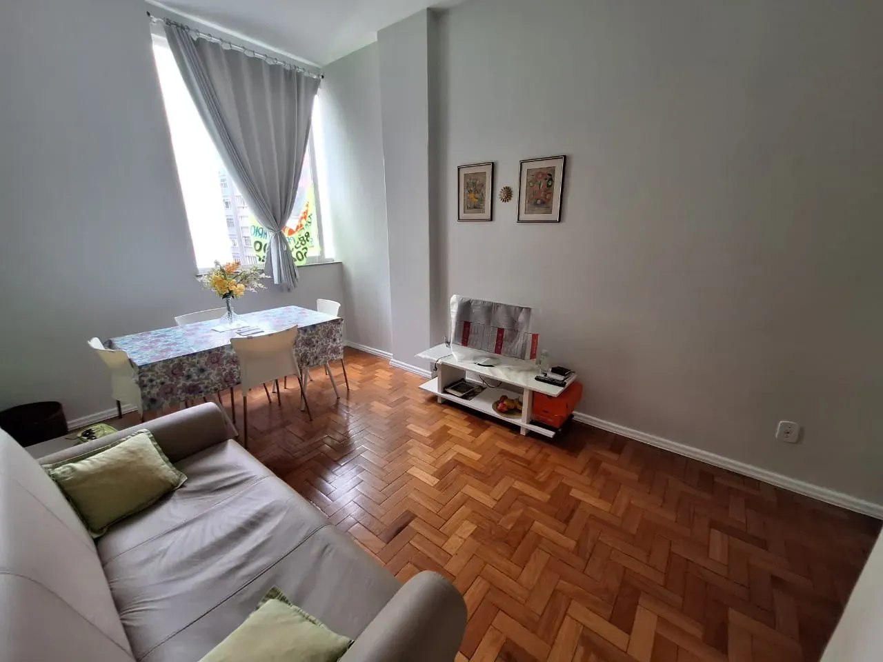 Quarto e Sala à Venda na Rua Raimundo Corrêa Copacabana