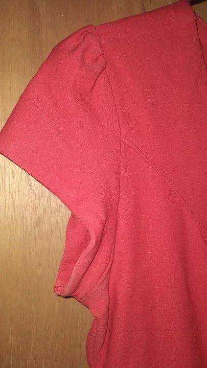 Vestido Vermelho com Detalhes em Renda lindo - Foto 2