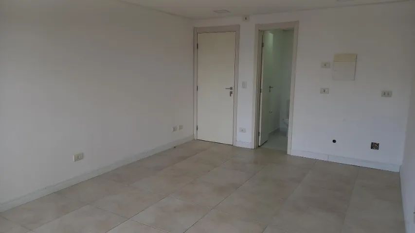 Sala Comercial de 22 m² com banheiro - Edifício Green Center no Centro de Curitiba - Foto 11