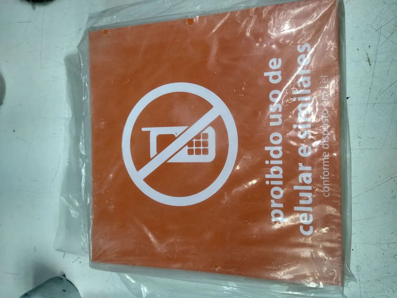 Placa proibido uso celular 21cmx21cm  - Foto 3