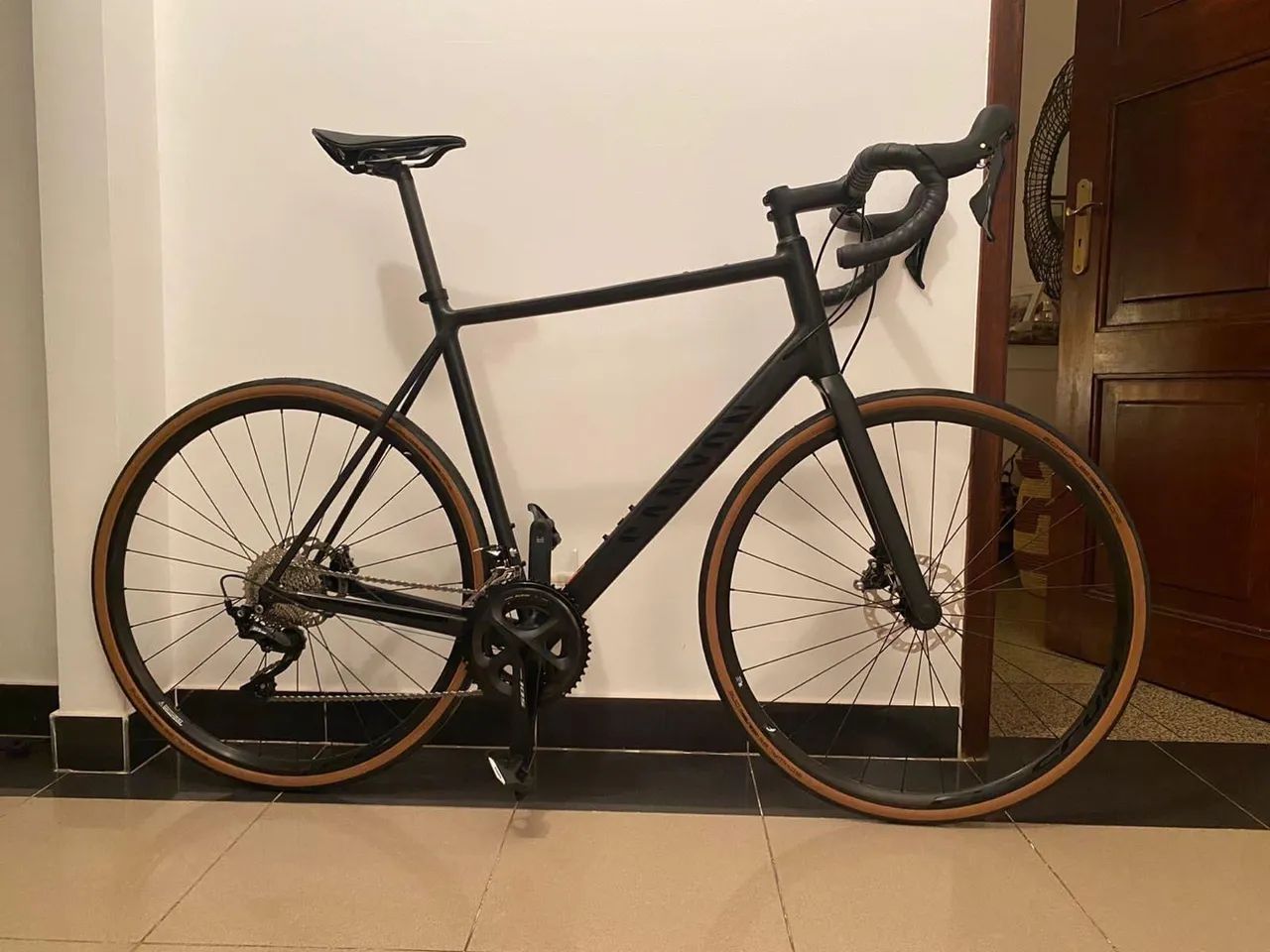 Bicicleta Speed Canyon Endurace XL em Alumínio e Carbono - Pronta para Rodar! Muito nova.