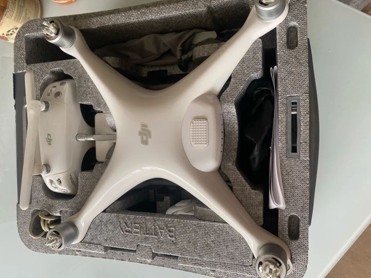 Drone DJI  Phantom 4 muito novo