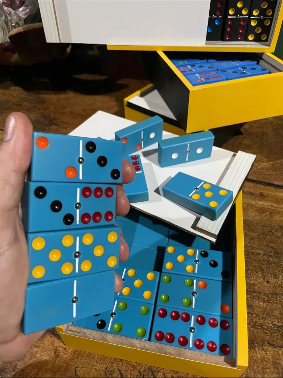 Jogo de Dominó de PVC Azul Pontado com Tinta Automotiva E caixa laminada 