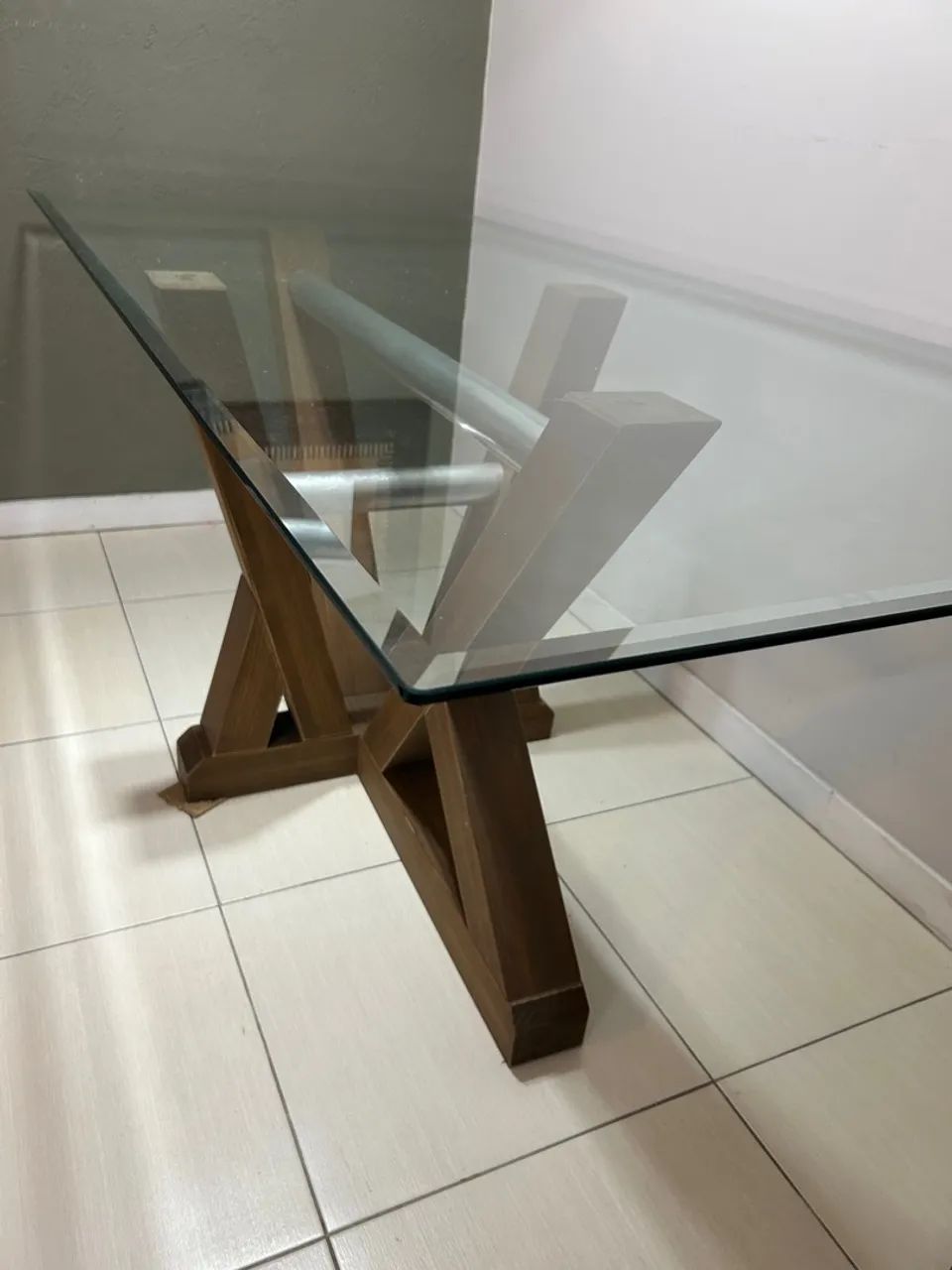 Mesa de Jantar com Base em Madeira e Tampo de Vidro - Foto 2