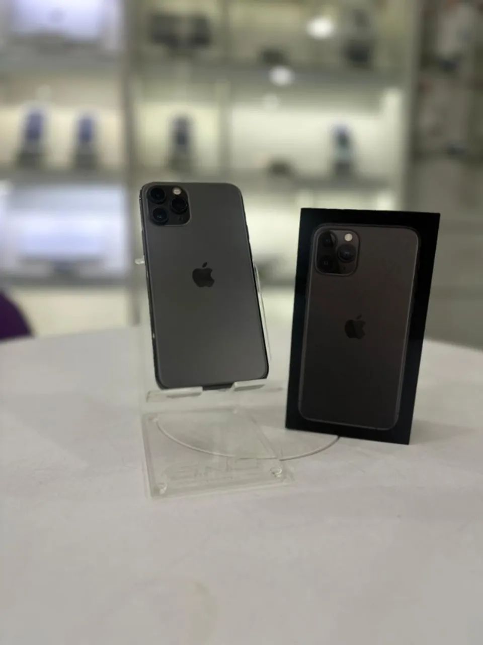 iPhone11pro本体 ブラック256GB Apple iPhone 11 256GB - Preto