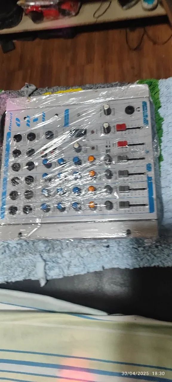 Mesa de som 4canais marca onial - Foto 3