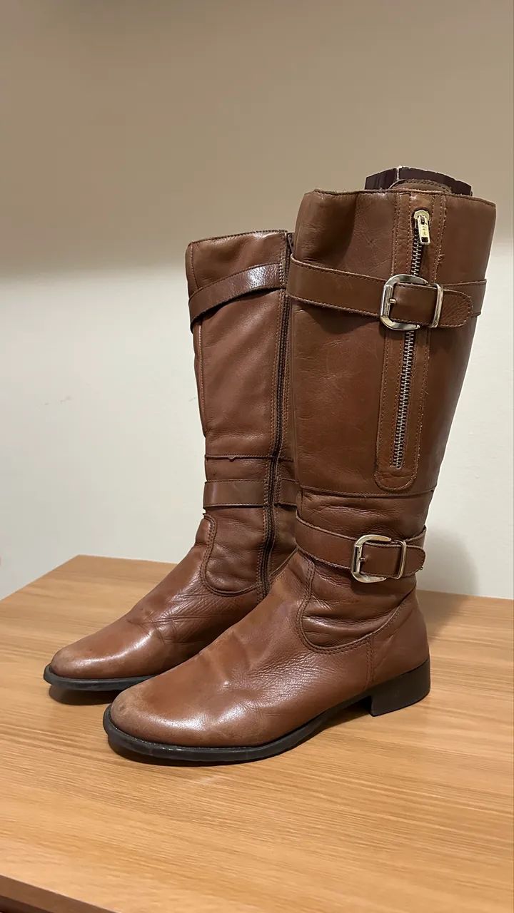 Bota de couro legítimo tam 36