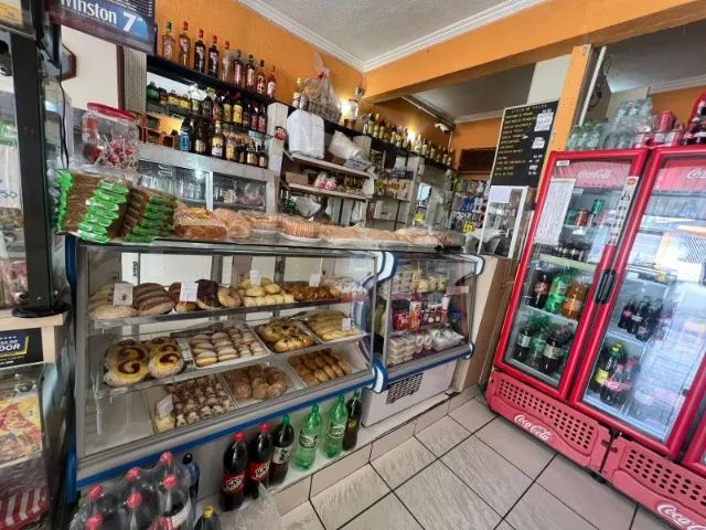 Vendo padaria completa em Osasco com clientela fidelizada e ótima venda de baldão.
