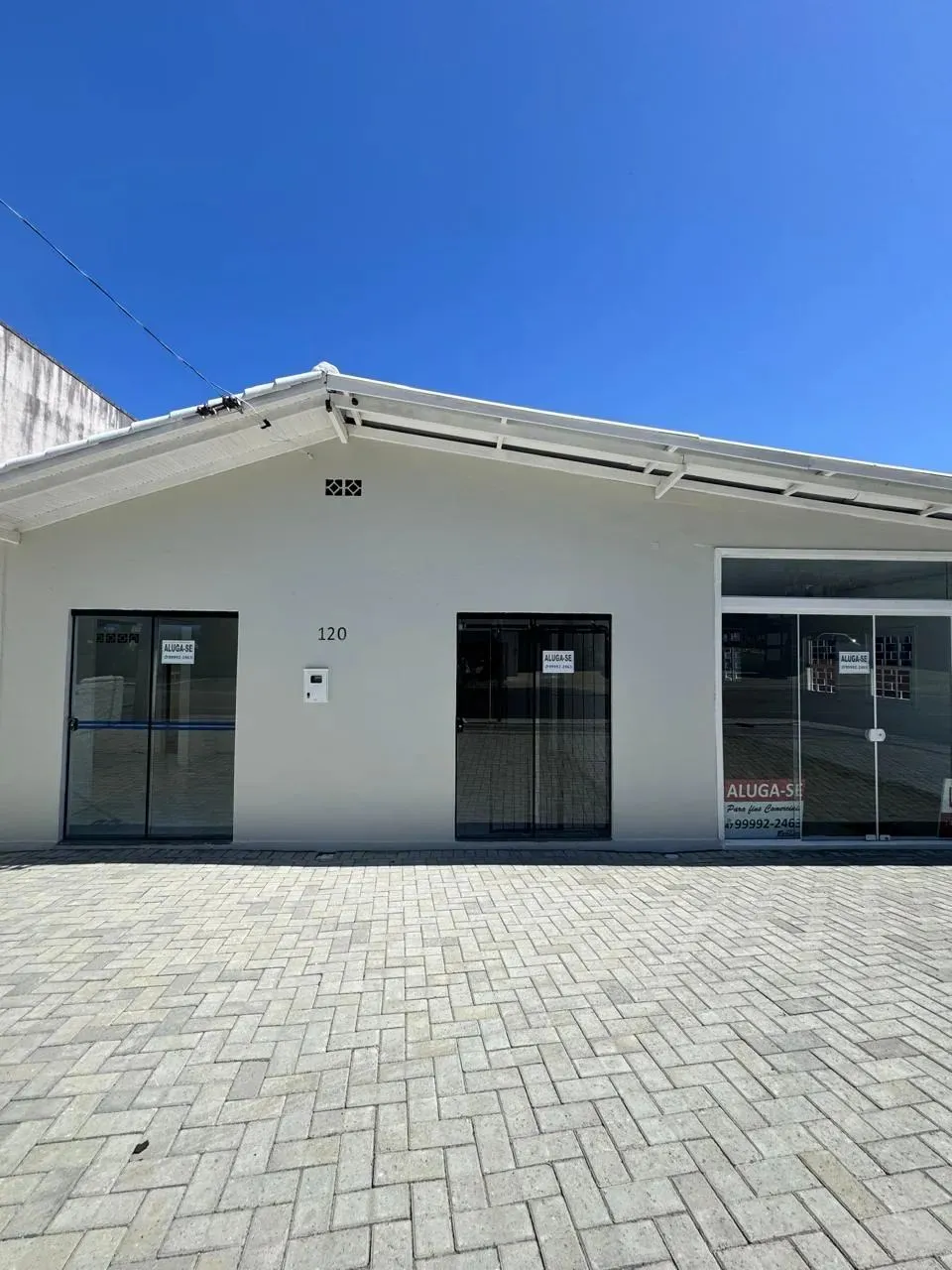 Duas salas comerciais para locação R$2.000,00 no centro de Penha